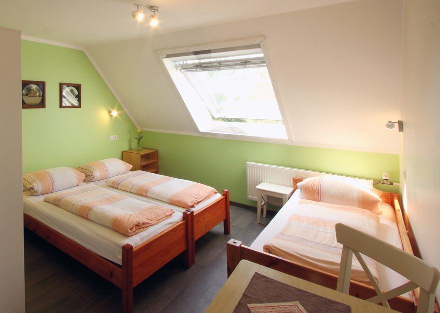 Gem&uuml;tliches G&auml;stezimmer im Gruppenhaus